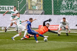 Od zera do bohatera. Kuciak najpierw zaliczył 'wielbłąda', a potem obronił karnego