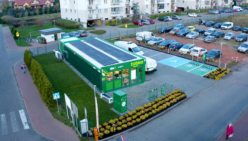 Żabka otworzyła sklep zasilany w 100% zieloną energią