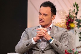 Dok je njihova ljubav prštala sa TV ekrana, u pravom životu LJUBIO JE NJENU "SESTRU" i tako RASTURIO "ČAROBNICE" i jedan BRAK: Alisa Milano se emotivno oprostila od Džulijana Mekmana