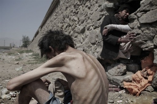 A AFGANISTAN SOCIETY ADDICTION DRUGS