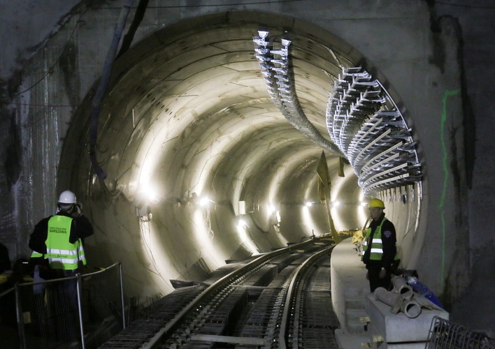 Dzień otwarty dla przedstawicieli mediów na budowie stacji metra Stadion Narodowy na centralnym odcinku II linii metra (7). Warszawa, 18.05.2014 FOT. PAP/Paweł Supernak