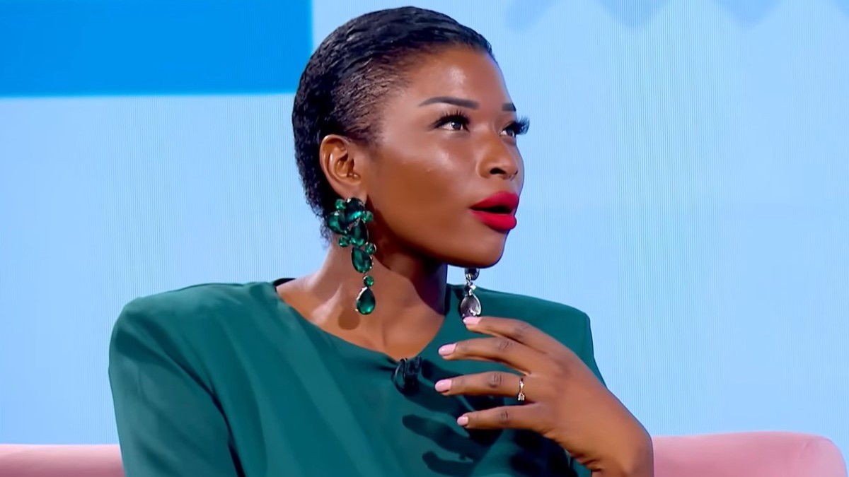 Srpska snajka iz plemena Zulu pokazala kako je okitila jelku, naši ljudi baš vole ovaj stil