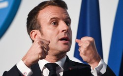 Emmanuel Macron rozpoczyna walkę z dziecięcą pornografią. "To walka kulturowa"