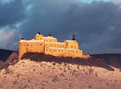 Piękny zamek podpaliły dzieci. Przez papierosy