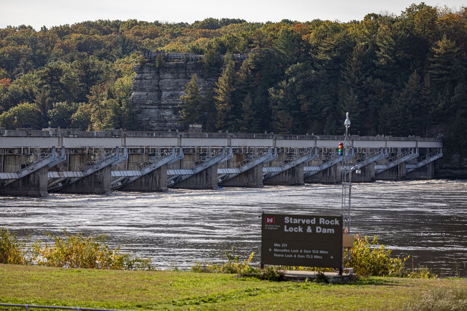 Starved Rock Lock and Dam.