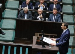 Premier Morawiecki wygłosił expose. Giertych: Mateusz uśpił Jarka