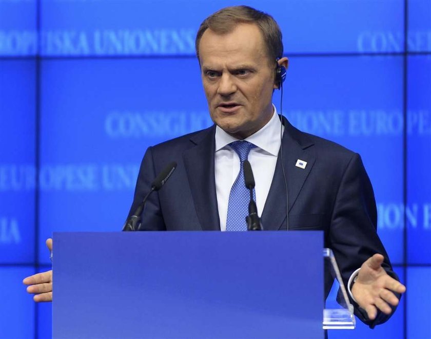 Tusk rozmawiał z Merkel o kryzysie