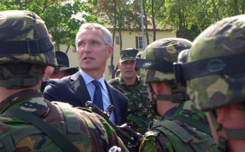 Šef NATO-a Jens Stoltenberg sa vojnicima u Poljskoj