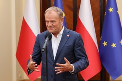 Donald Tusk oskarża PiS i Konfederację. 'Zdejmują z Rosji odpowiedzialność za atak dronami'