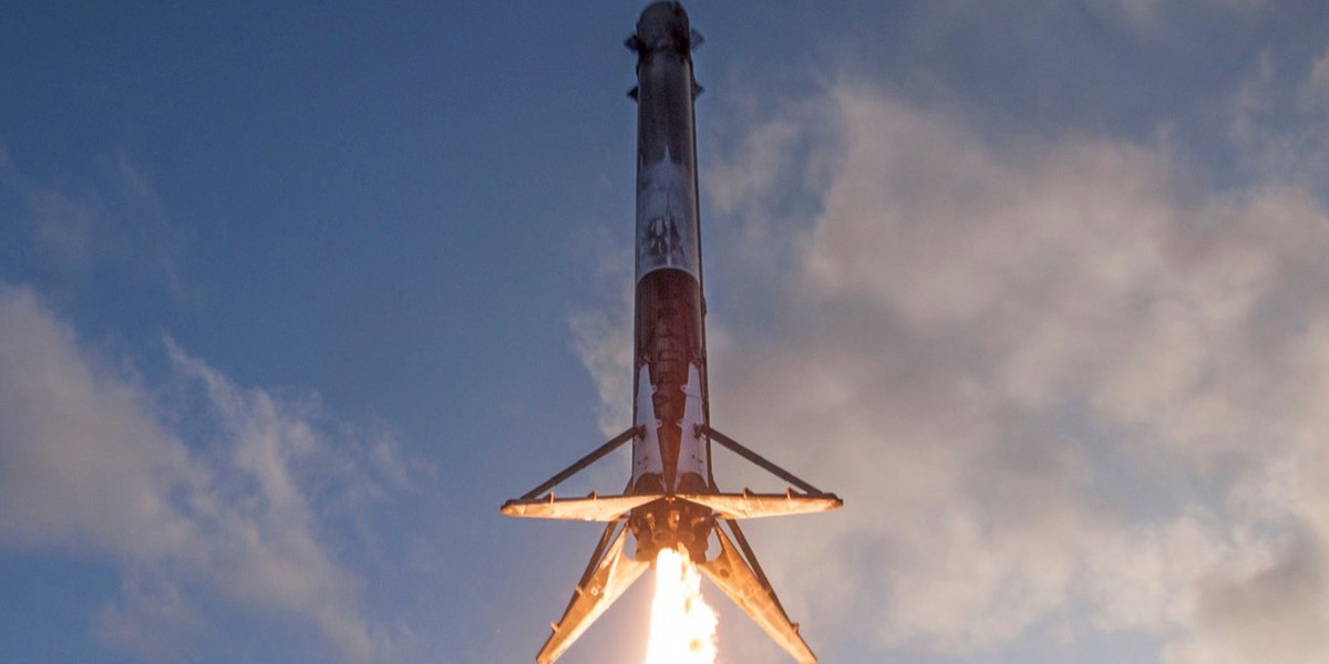30 marca 2017 roku SpaceX wystartował ponownie rakietę Falcon 9, a następnie znowu nią wylądował
