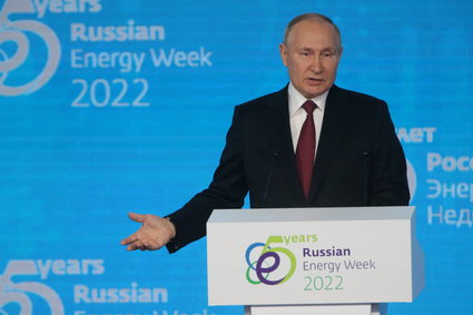Putin cytuje noblistę i porównuje gaz i ropę do pomidorów
