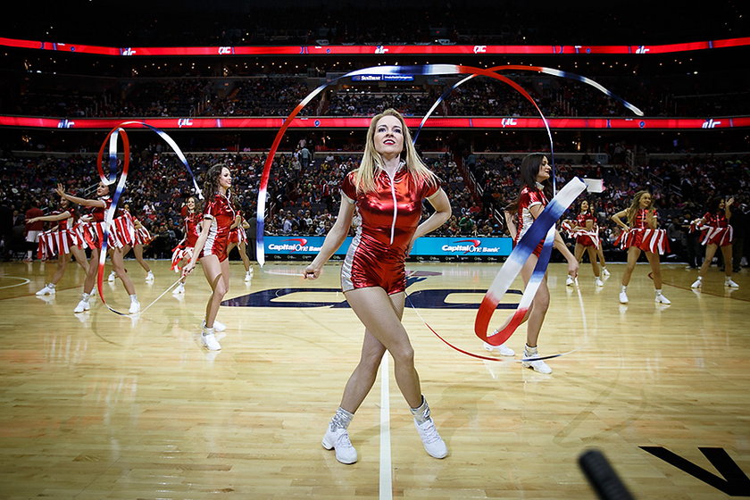 Popis cheerleaderek na "Polskiej Nocy" w NBA!