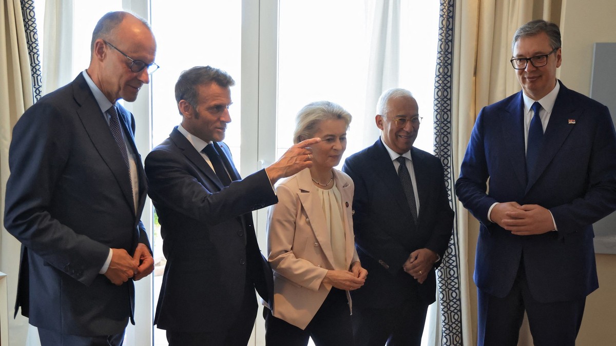 Fridrih Merc, Emanuel Makron, Ursula fon der Lajen, Antonio Košta i Aleksandar Vučić na Samitu EU-Zapadni Balkan u Tivtu 