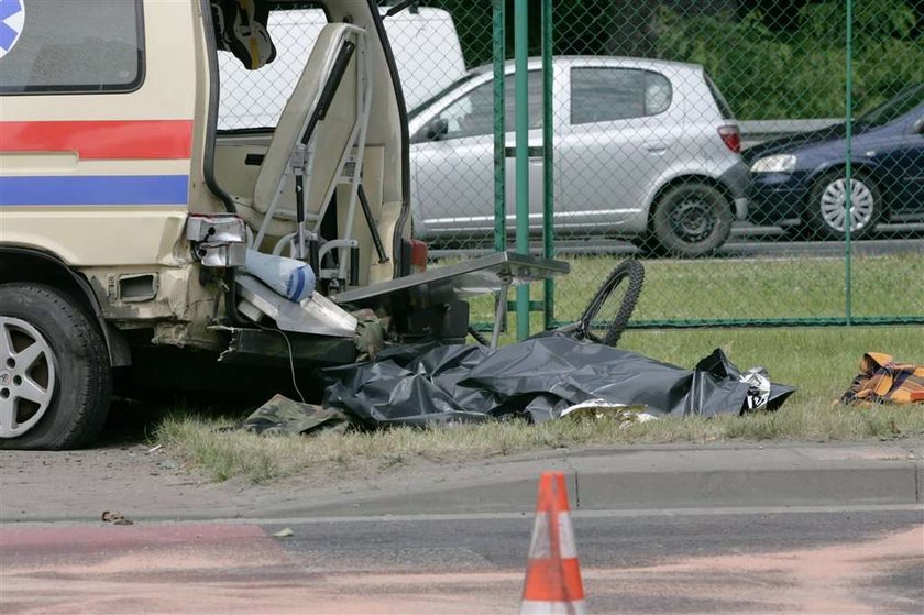 Tragiczny wypadek karetki. 2 osoby nie żyją