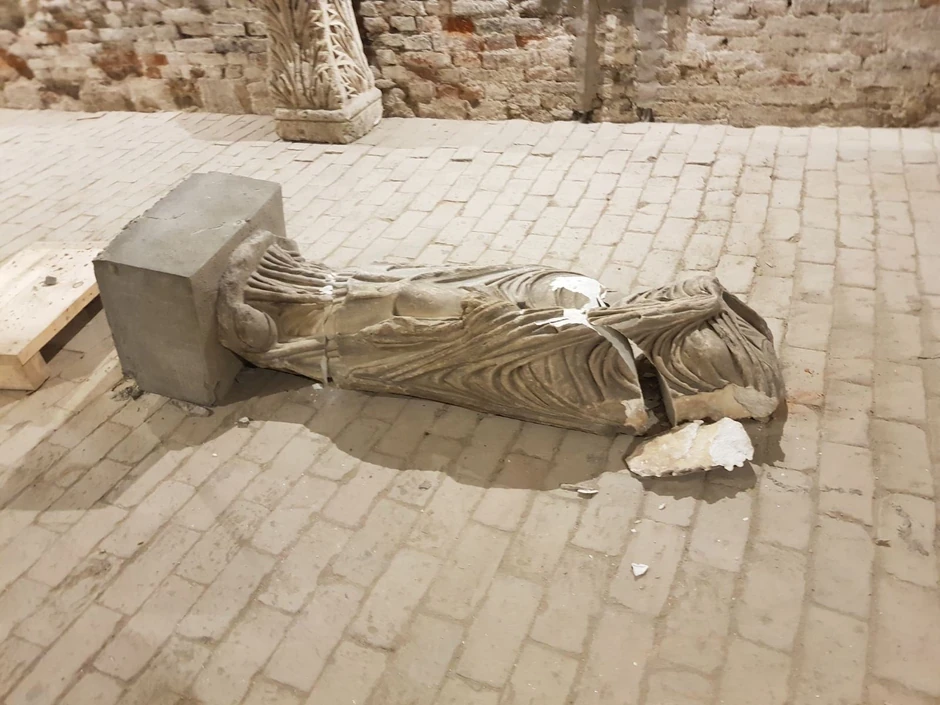 Statua na Kalemegdanu uništena