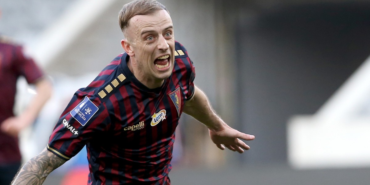 Kamil Grosicki ma powody do zadowolenia. Właśnie przedłużył kontrakt z Pogonią do 2024 roku. 