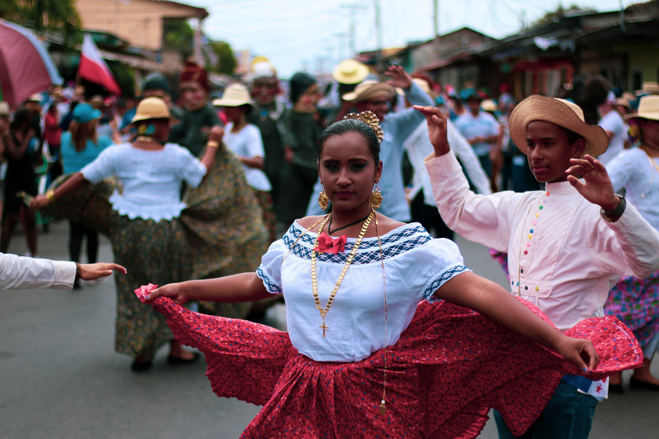 Panamczycy prezentują swoją lokalną kulturę pielgrzymom z całego świata