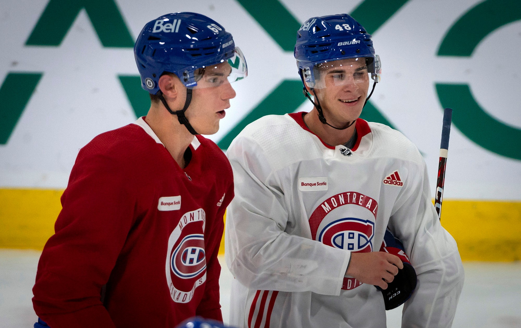 Na snímke zľava slovenský útočník Juraj Slafkovský, ktorého si v tohtoročnom drafte NHL z prvého miesta vybral tím Montrealu Canadiens a jeho krajan a center Filip Mešár.