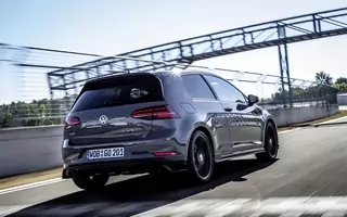 Volkswagen Golf TCR - kropka nad... GTI