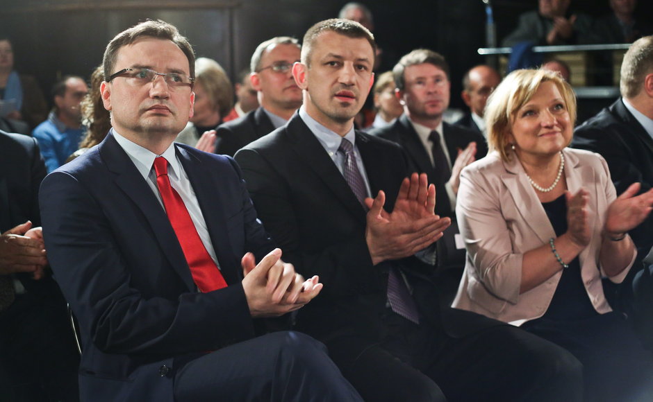 Tomasz Adamek, Zbigniew Ziobro oraz Beata Kempa podczas konwencji Solidarnej Polski w Warszawie (maj 2014 r.)