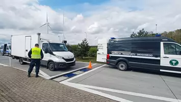 Z tą plagą walczą inspektorzy ITD. Właściciele busów i dostawczaków chcą być sprytni