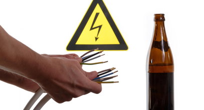 Rozrywkowy elektryk wypijał w czasie pracy 3 litry alkoholu. Zaskakująca decyzja sądu