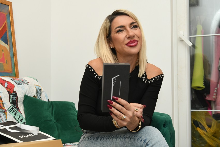 Jovana Jeremić pokazala poklon od Dragana