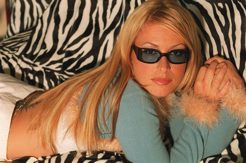 Medicinski propisane naočare za korekciju boje postale su njen zaštitni znak | Foto: Getty Images