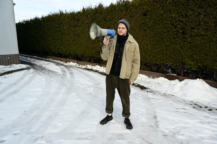 Maciek użył megafonu, więc odwiedził go kurator