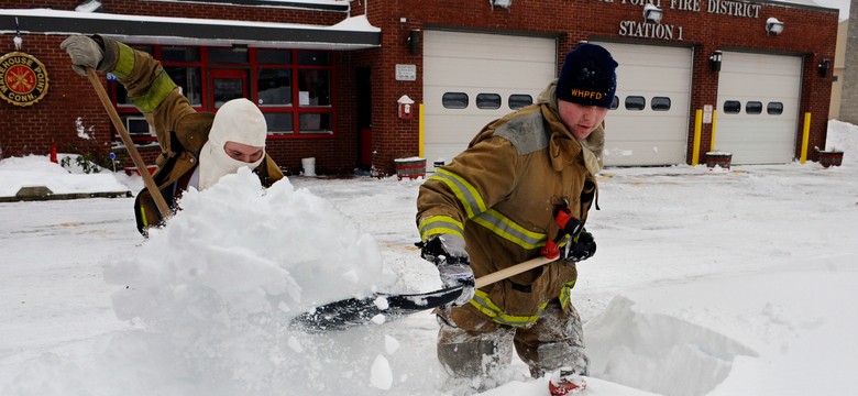 USA pod śniegiem. Mieszkańcy nie mogli znaleźć aut