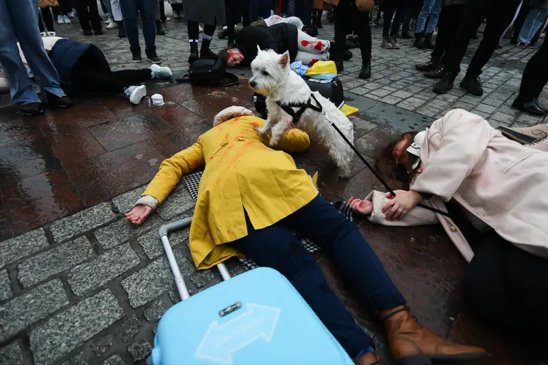 Protest Ukraińców i Ukrainek na starówce w Krakowie