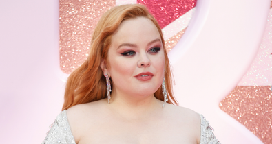 Rátalált a szerelem a Bridgerton sztárjára: kézen fogva fotózták kollégájával