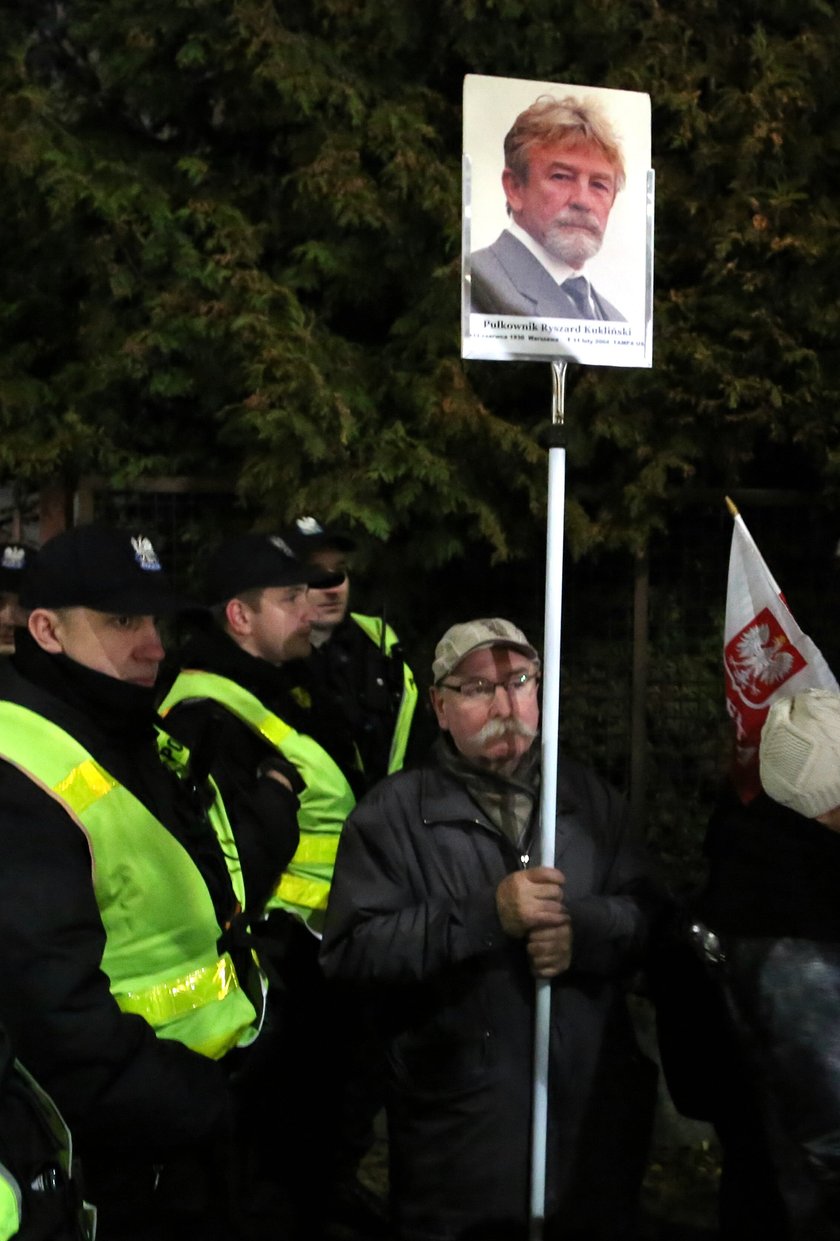 Demonstracja pod domem Kaczyńskiego