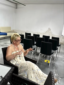 Wanda Adamík Hrycová počas pobytu na Ukrajine v kryte.