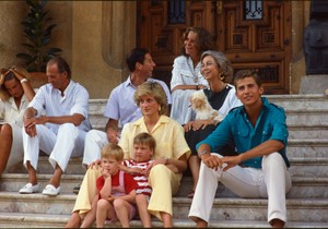 Bivši španski kralj Huan Karlos u memoarima isprozivao princezu Dajanu i kraljicu Leticiju