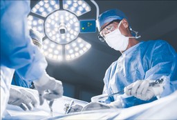 Porodówki i chirurgia w powiatach do likwidacji