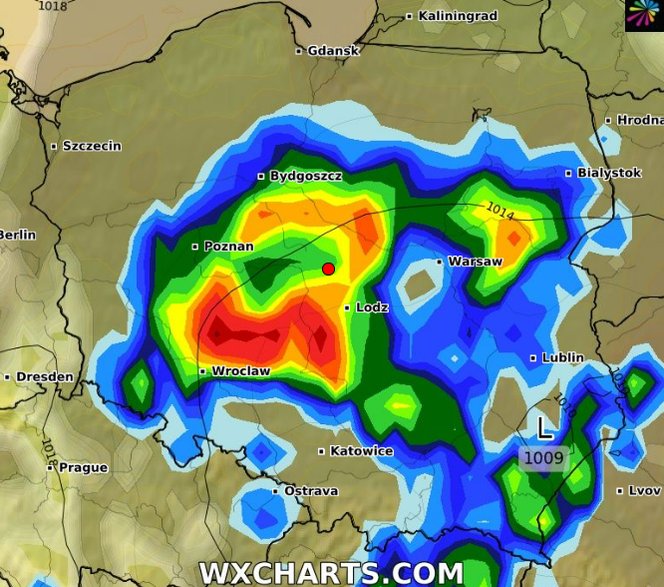 W nocy z soboty na niedzielę będzie wciąż intensywnie padać, fot. WXCharts