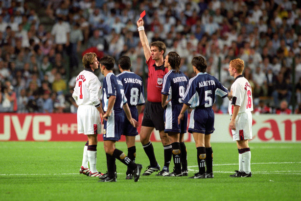Czerwona kartka dla Davida Beckhama w meczu Mistrzostw Świata we Francji w 1998 roku