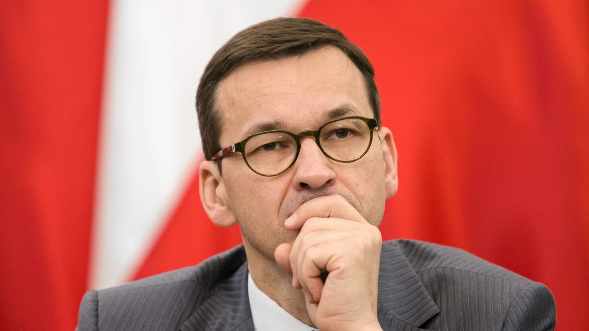 Zmiany w dyrektywie dotyczącej pracowników delegowanych są "strzałem w stopę" Unii Europejskiej - ocenił dziś w rozmowie z "Financial Times" wicepremier Mateusz Morawiecki. Ostrzegł, że zmiany mogą ograniczyć konkurencyjność Wspólnoty.