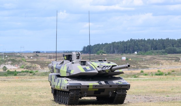 Borbeni tenk Rajnmetala "panter KF51"