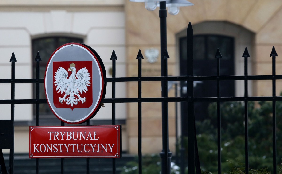 Ewentualne wyeliminowanie ich z TK oznacza, że sędziowie wybrani przez PiS, będą mieli większość niezależnie od tego w jakim składzie będzie rozpatrywana dana sprawa.