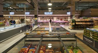 Takich Biedronek jeszcze nie było. Oto, jak teraz wyglądają sklepy przejęte po Piotrze i Pawle [ZDJĘCIA]