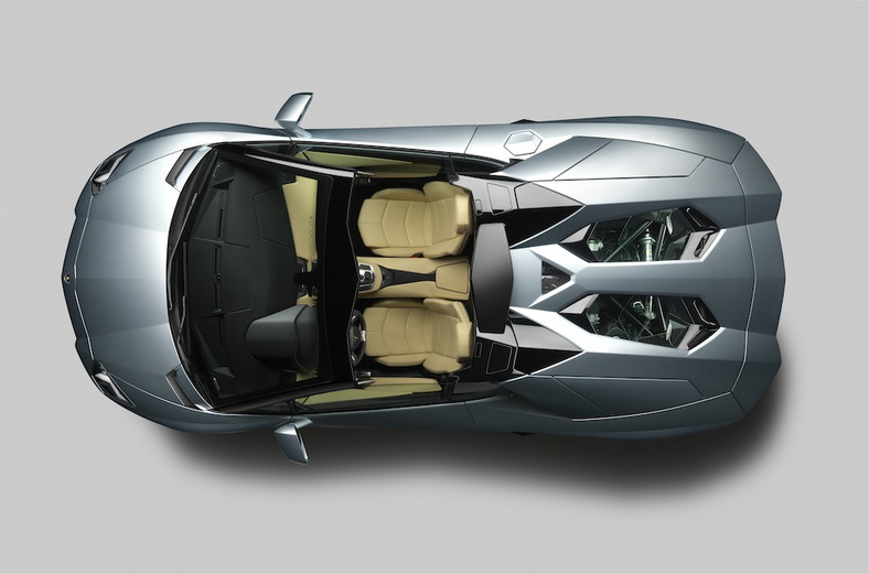 Lamborghini Aventador Roadster – 2 300 000 zł