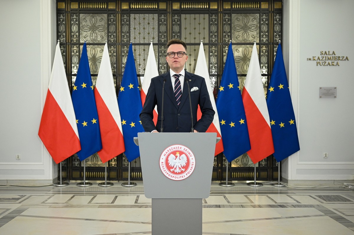 Warszawa, 08.01.2025. Marszałek Sejmu Szymon Hołownia na briefingu prasowym w Warszawie, 8 bm. Marszałek Hołownia ogłosił, że wybory prezydenckie odbędą się 18 maja.