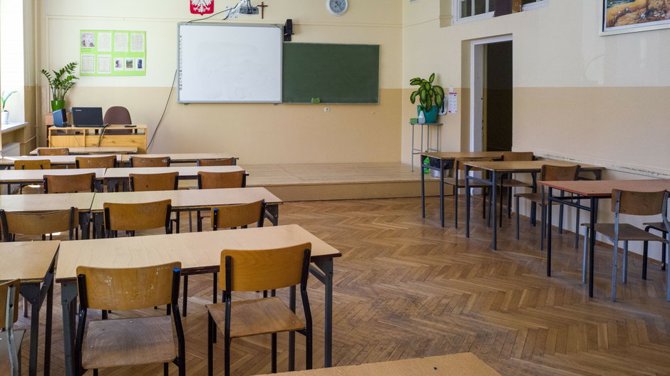 Nauczyciele stoją przed wyborem: odejść i zostawić to, co kochają, czy dalej próbować zmienić polską szkołę