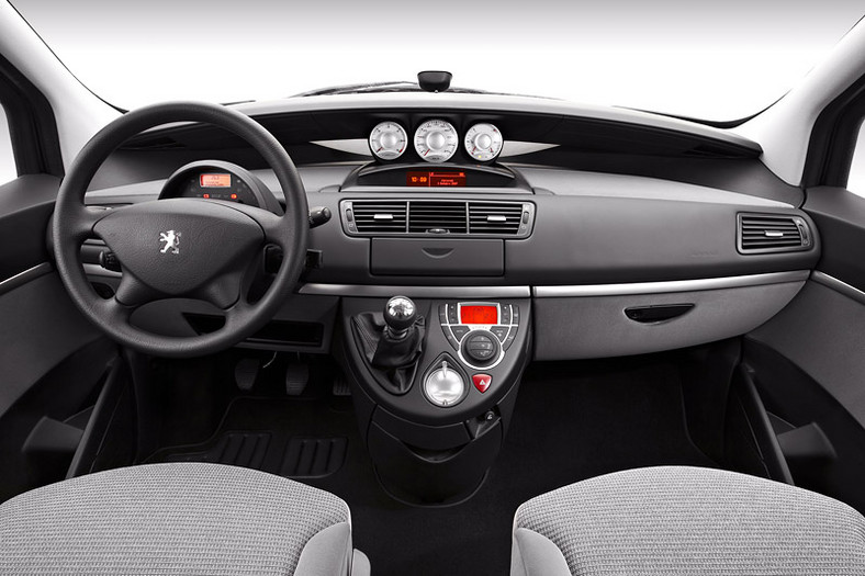 Nowy Peugeot 807: przyjemność na najwyższym poziomie