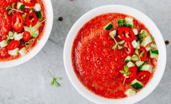 Zdrowe (nie tylko) w ciepłe dni: gazpacho. Prosty przepis