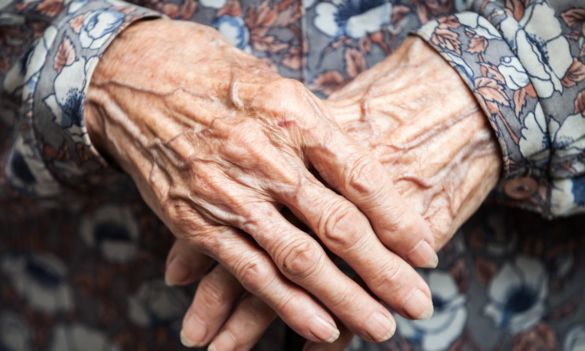 System odmłodził ją o 100 lat. 105-letnia seniorka straciła prawo do leczenia