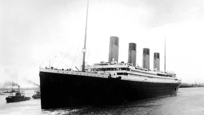 Titanic leaving Southampton on her maide