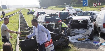 Na autostradzie zderzenie 150 aut! Dwie osoby nie żyją